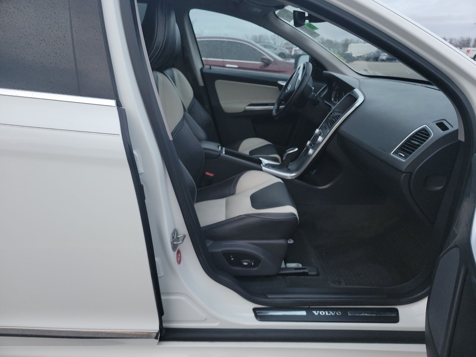 2017 Volvo XC60 DYNAMIC FWD