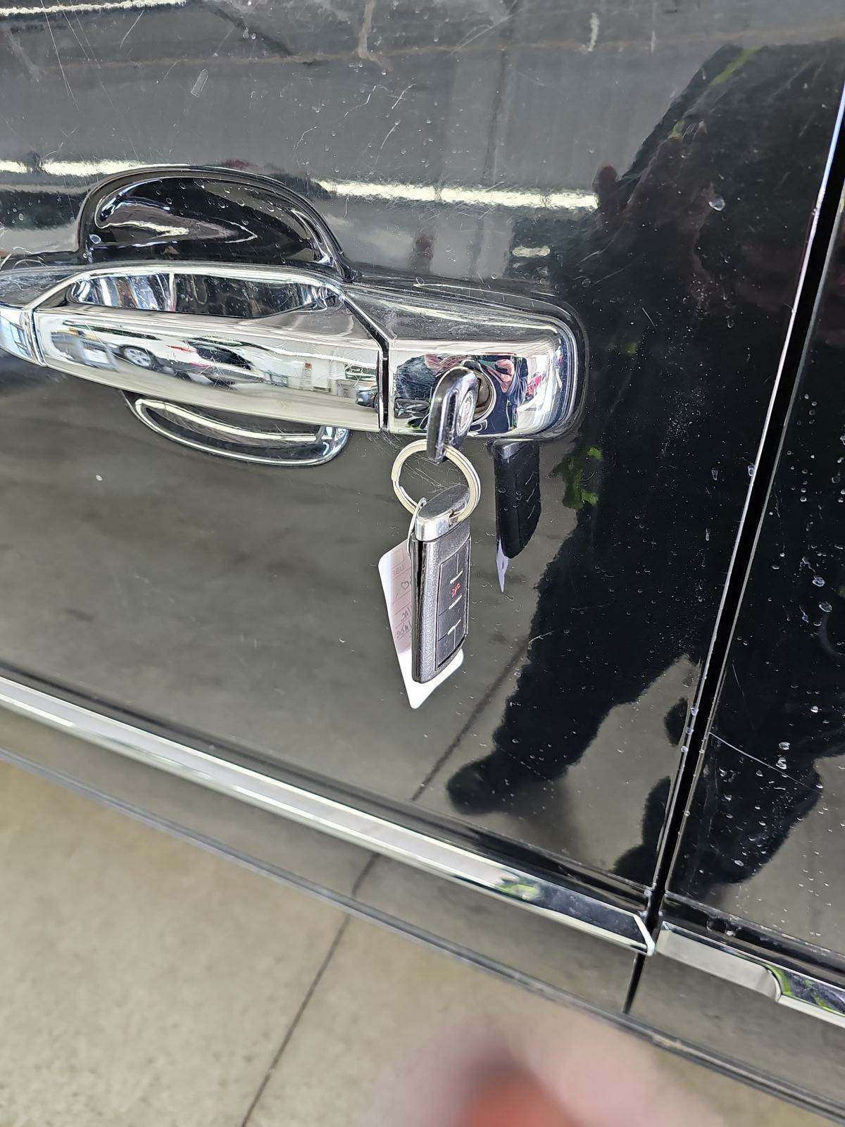 2011 Cadillac Escalade ESV Premium RWD