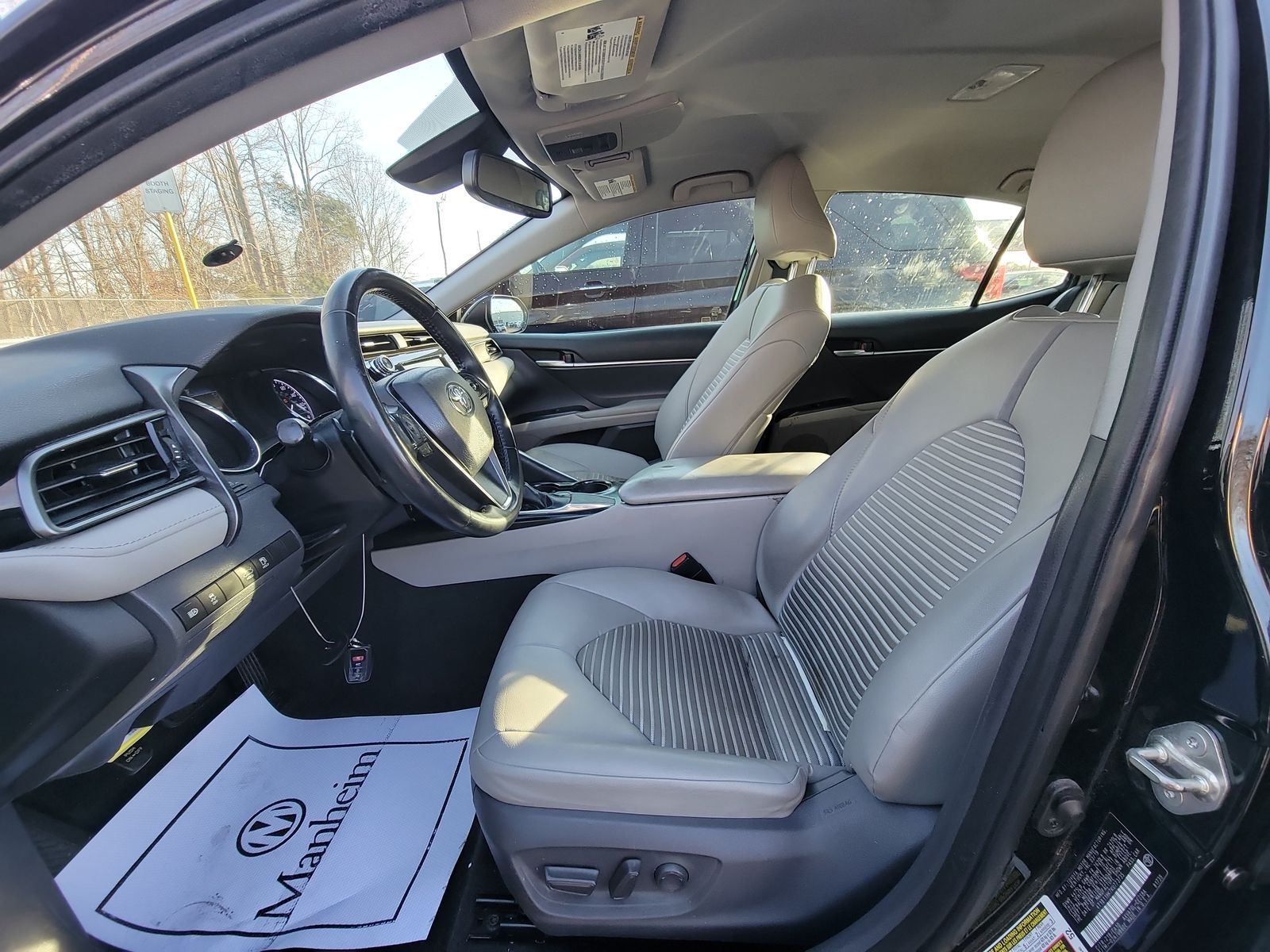 2019 Toyota Camry SE FWD