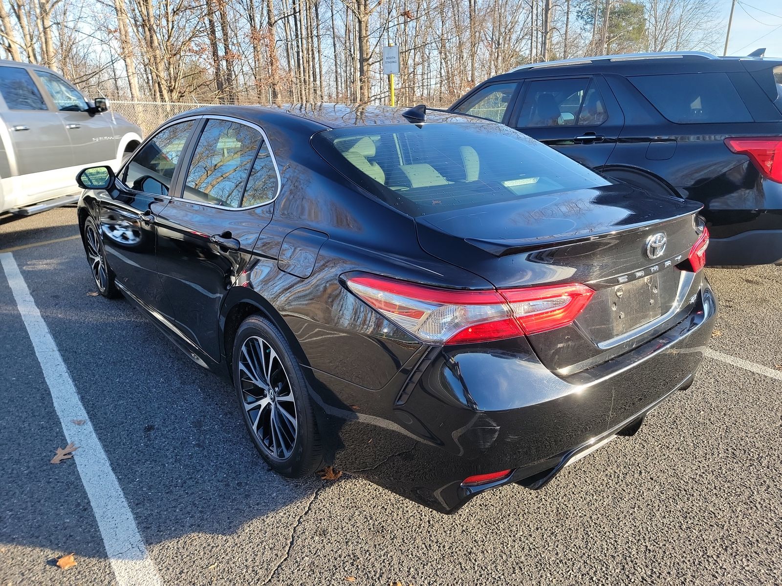 2019 Toyota Camry SE FWD