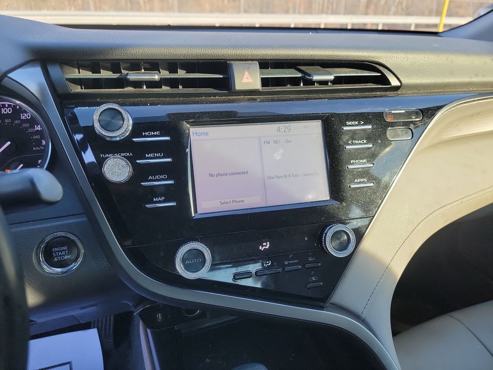 2019 Toyota Camry SE FWD