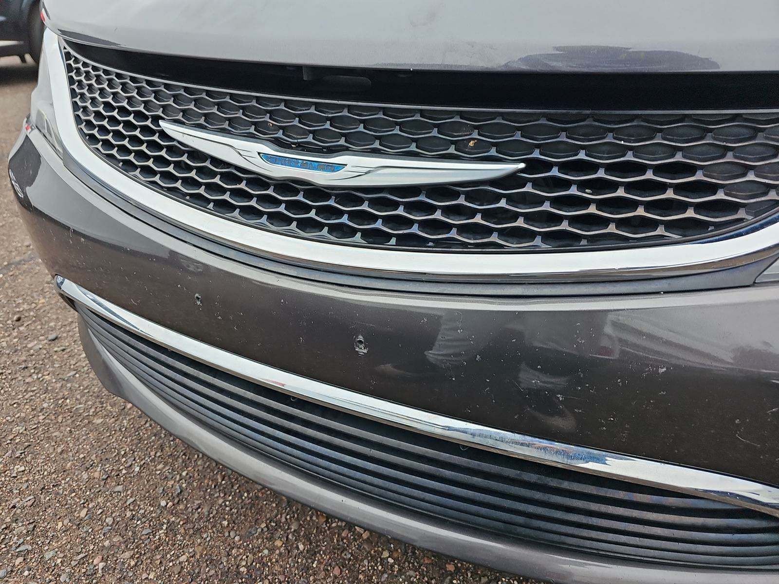 2015 Chrysler 200 Limited FWD