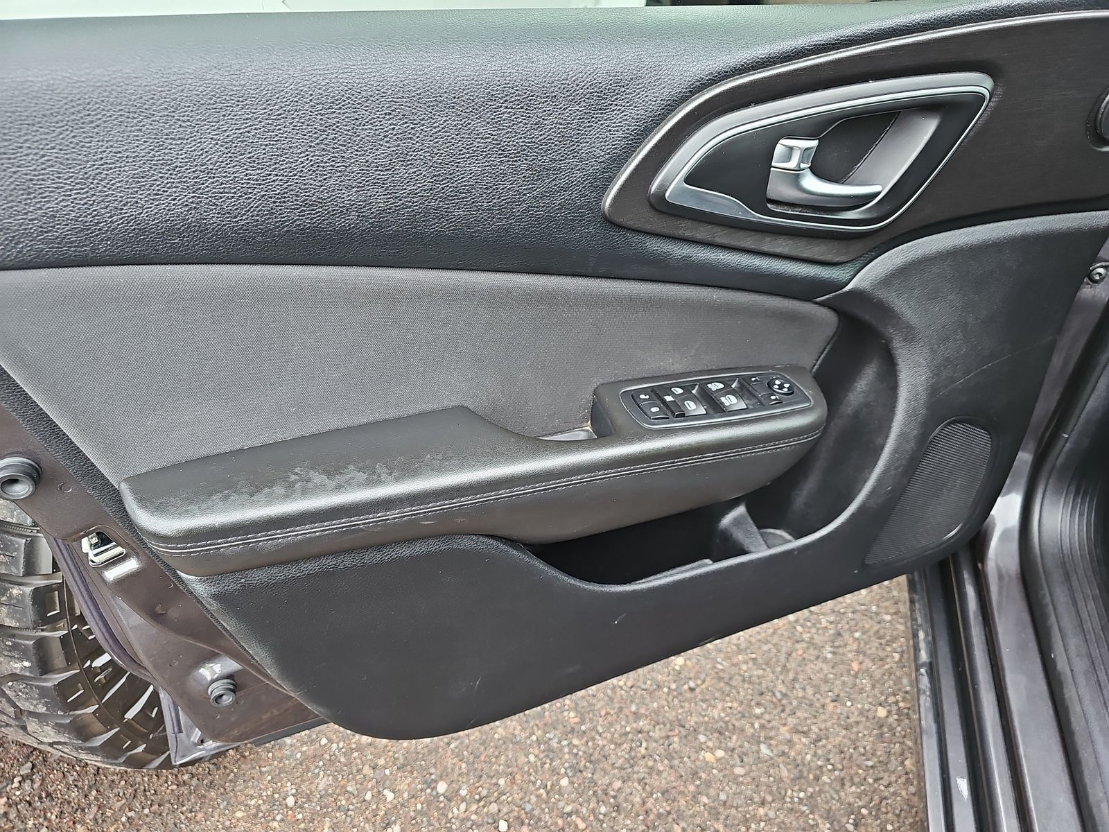 2015 Chrysler 200 Limited FWD