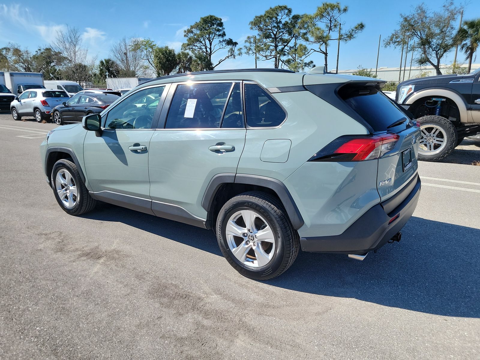 2020 Toyota RAV4 XLE FWD