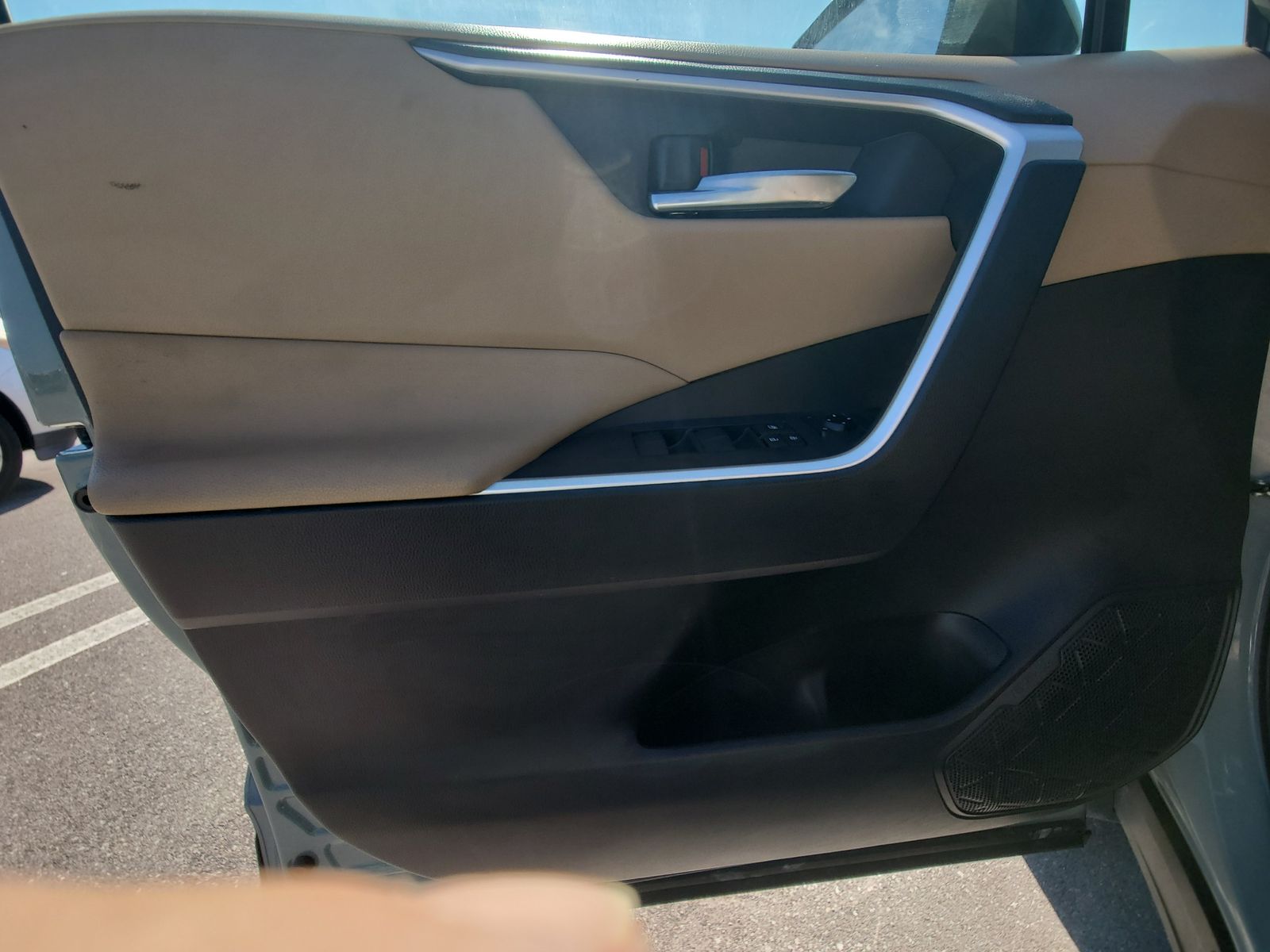2020 Toyota RAV4 XLE FWD