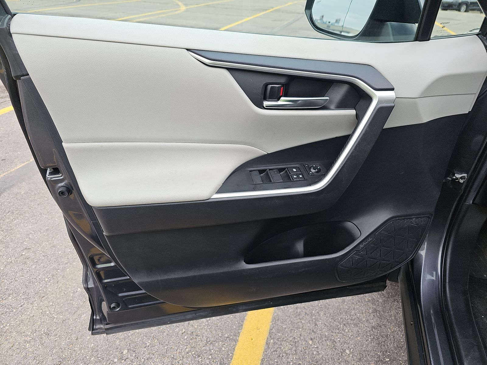 2020 Toyota RAV4 HYBRID XLE AWD