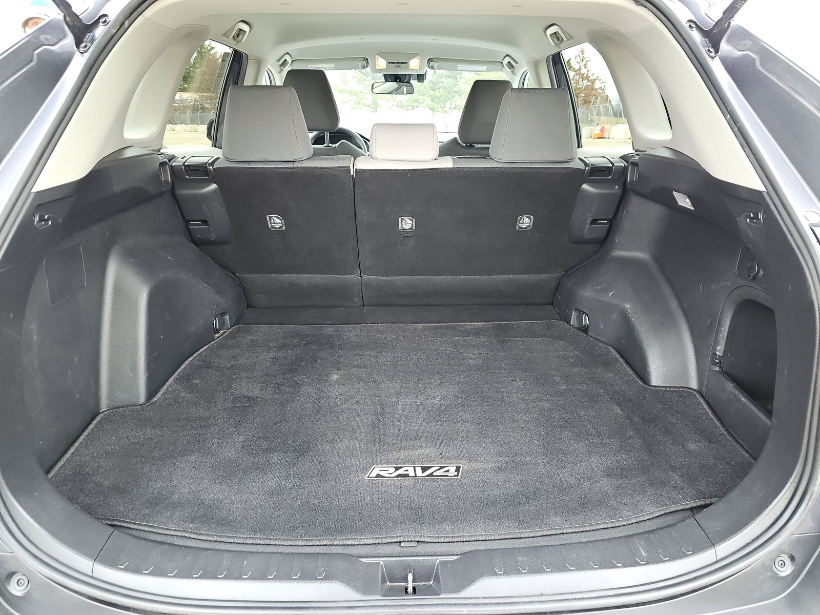 2020 Toyota RAV4 HYBRID XLE AWD