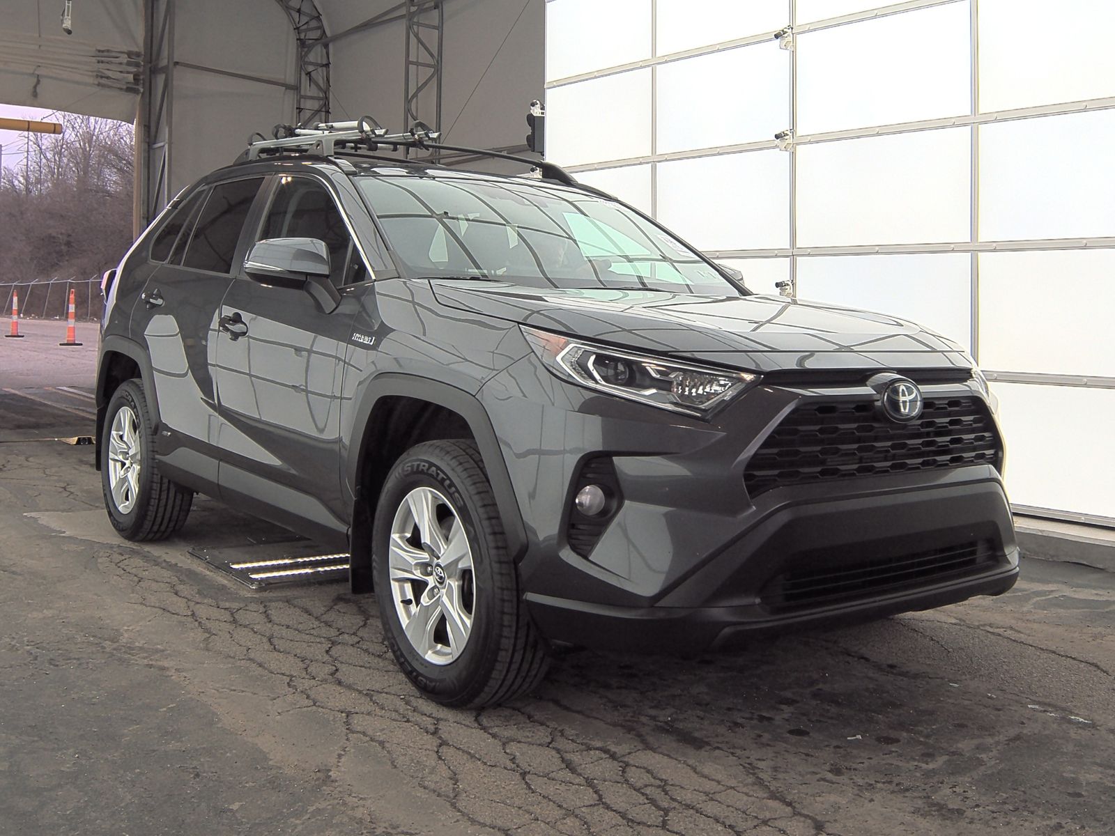 2020 Toyota RAV4 HYBRID XLE AWD