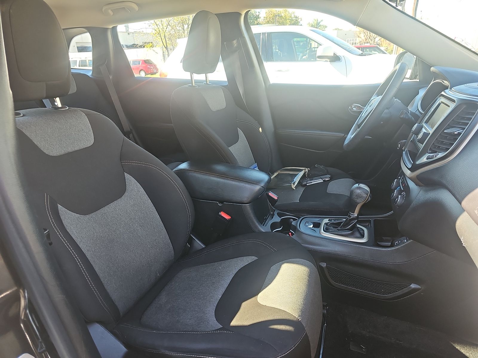 2016 Jeep Cherokee Sport FWD