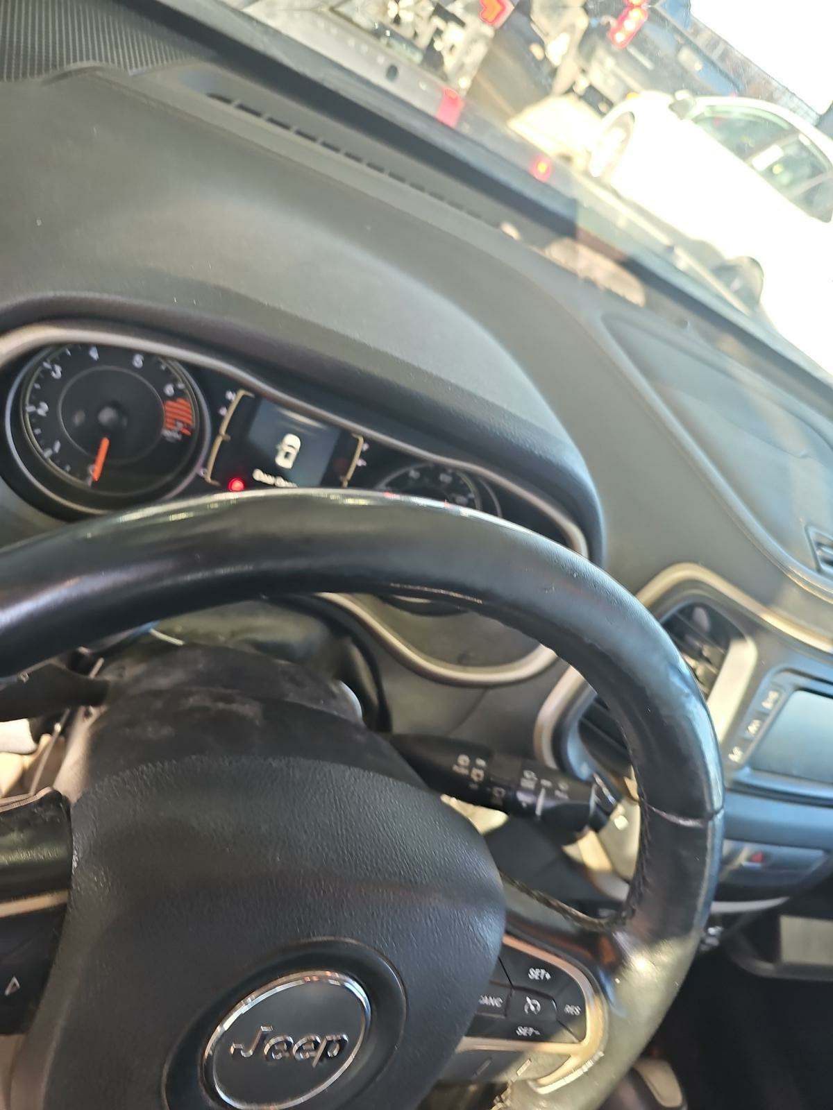 2016 Jeep Cherokee LATITUDE FWD