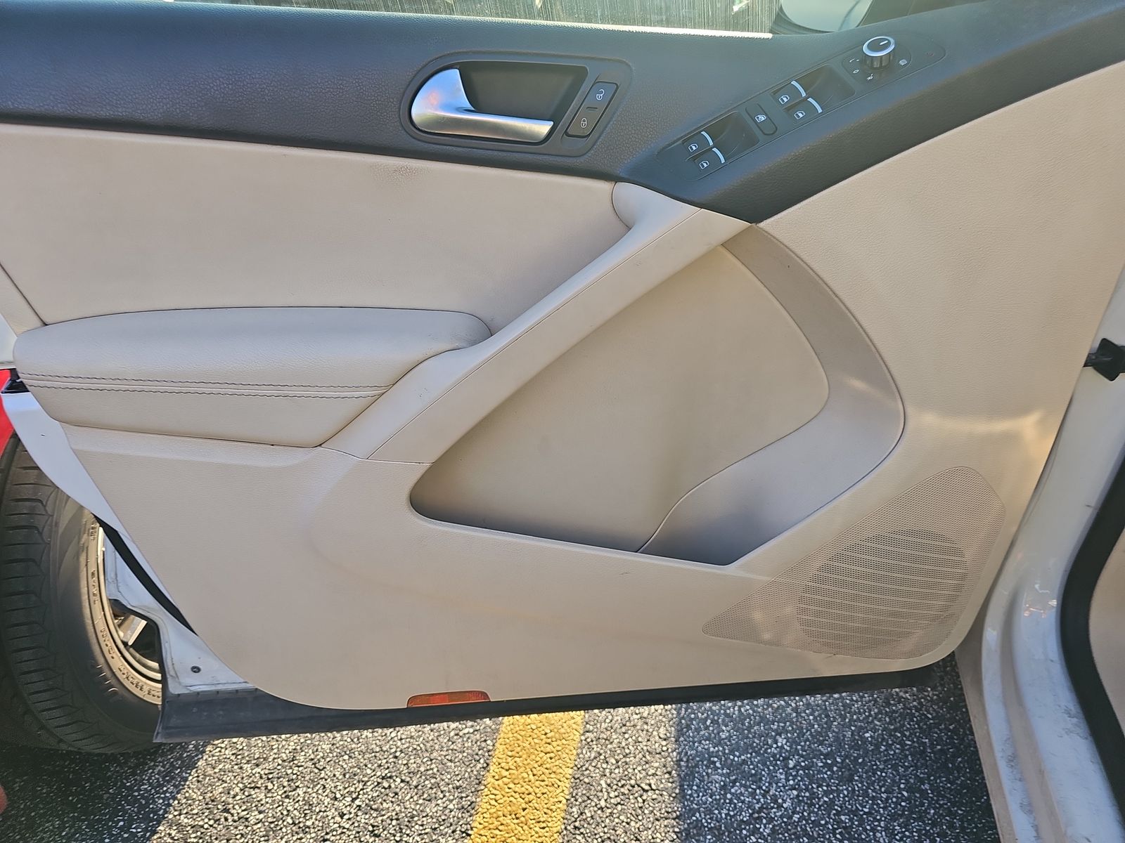 2014 Volkswagen Tiguan SE FWD