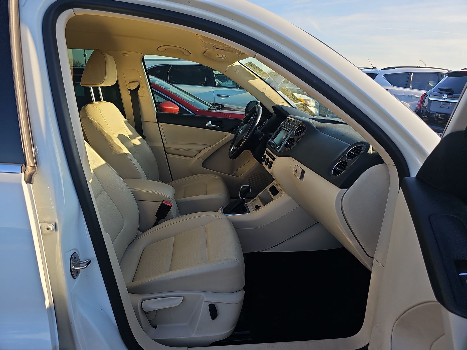 2014 Volkswagen Tiguan SE FWD