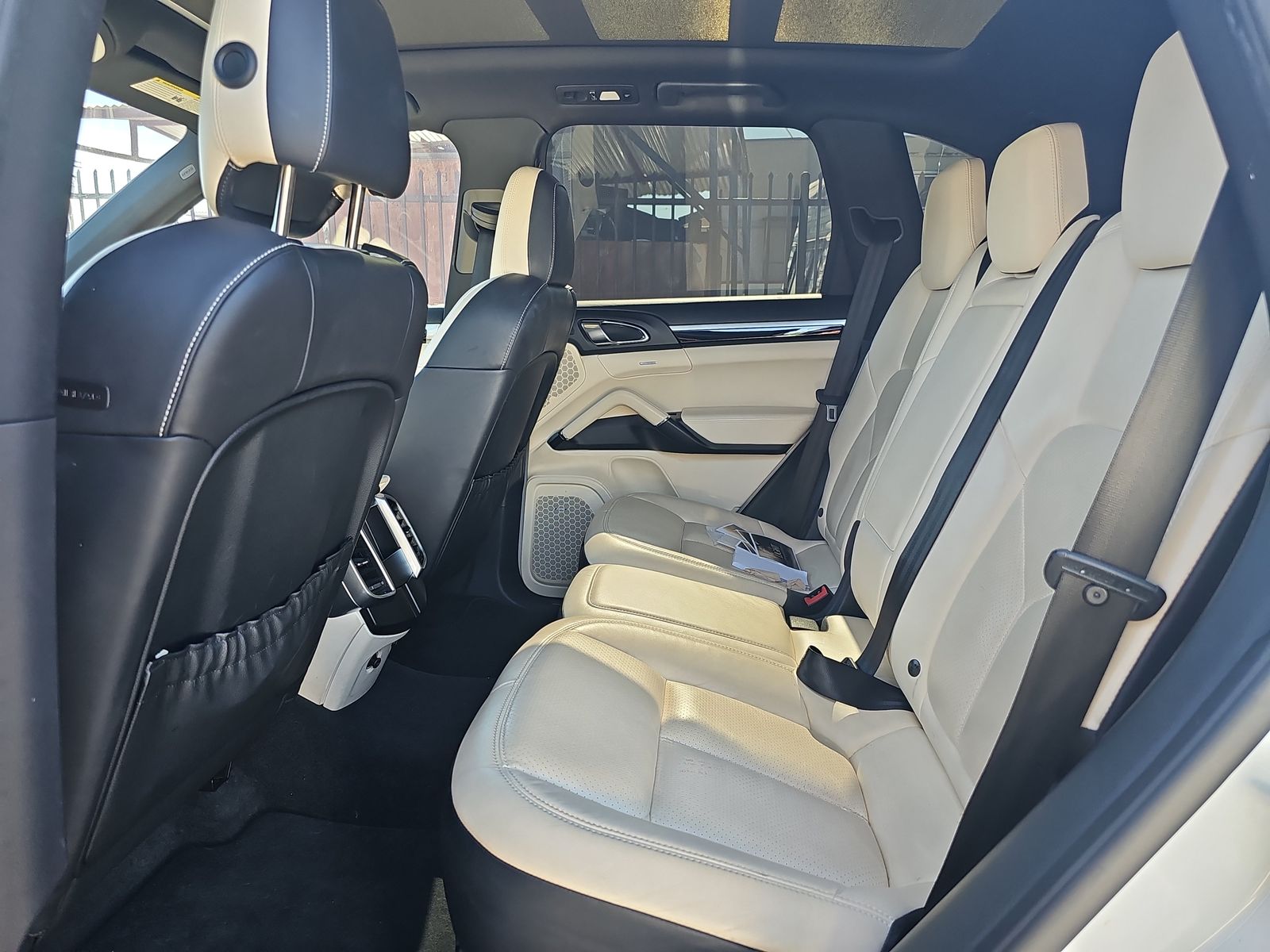 2016 Porsche Cayenne  AWD