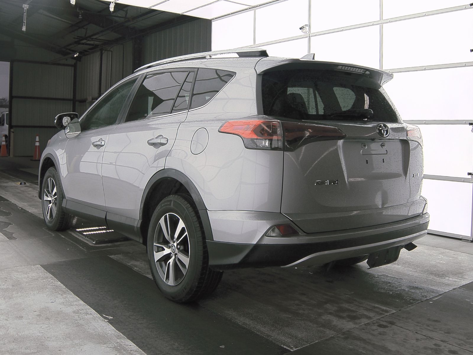 2016 Toyota RAV4 XLE FWD