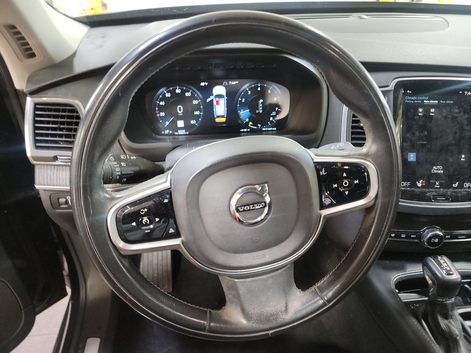 2020 Volvo XC90 T5 Momentum AWD