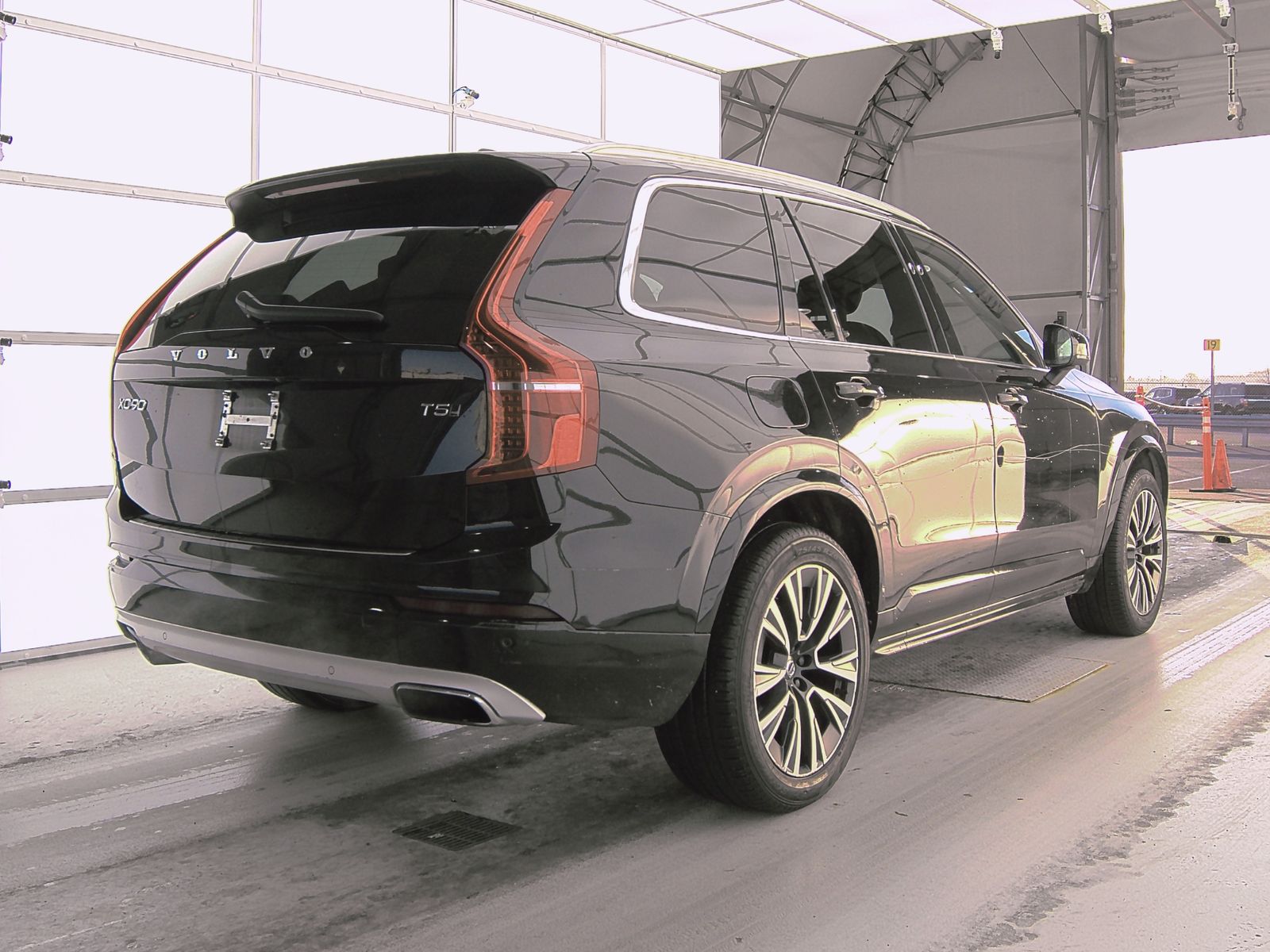 2020 Volvo XC90 T5 Momentum AWD