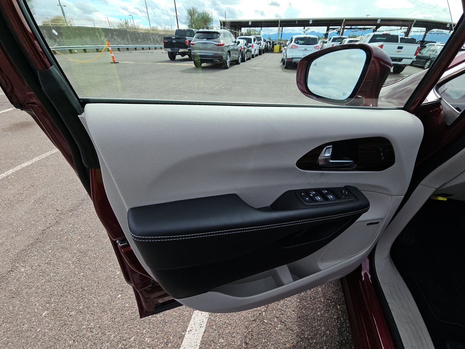 2022 Chrysler Pacifica Hybrid Limited FWD