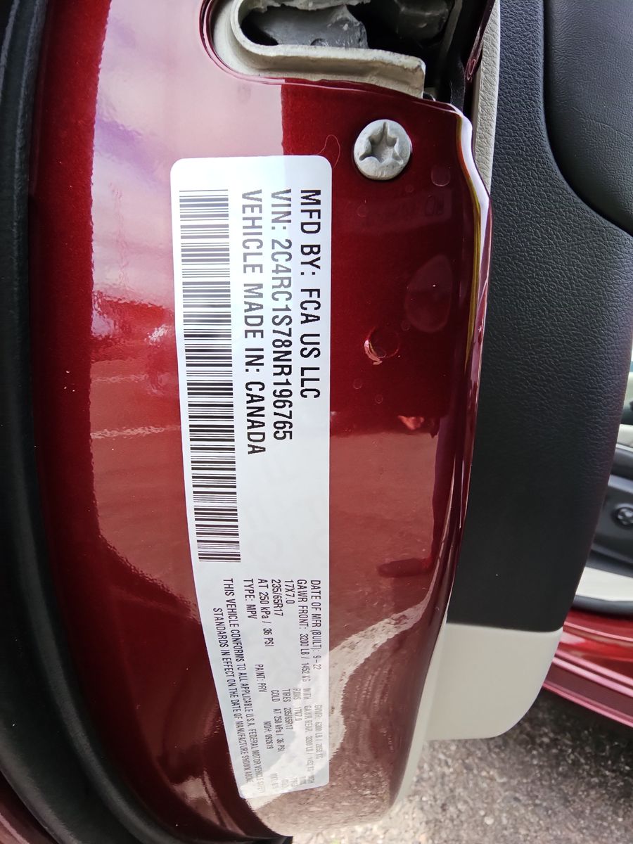 2022 Chrysler Pacifica Hybrid Limited FWD