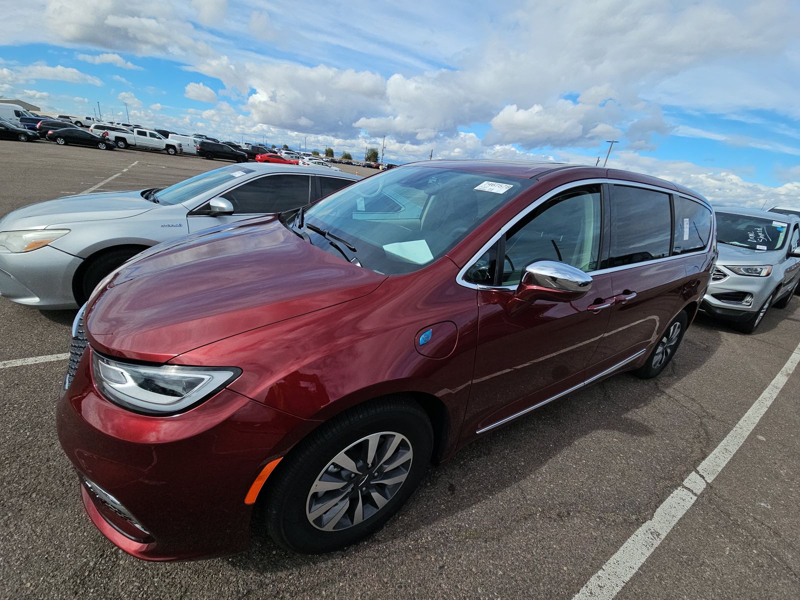 2022 Chrysler Pacifica Hybrid Limited FWD