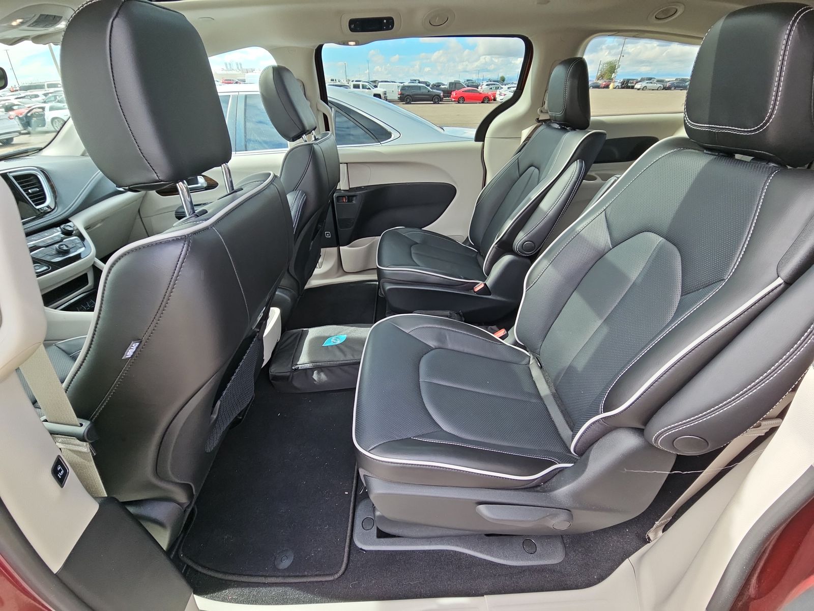 2022 Chrysler Pacifica Hybrid Limited FWD