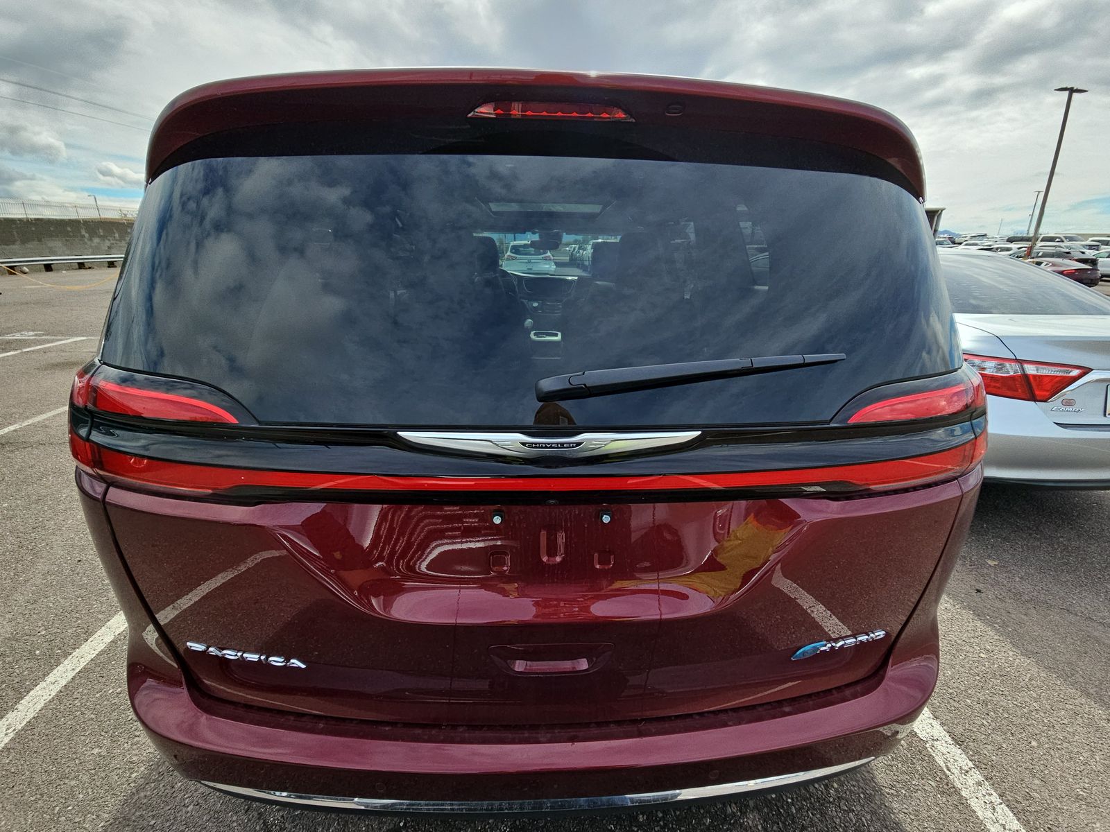 2022 Chrysler Pacifica Hybrid Limited FWD