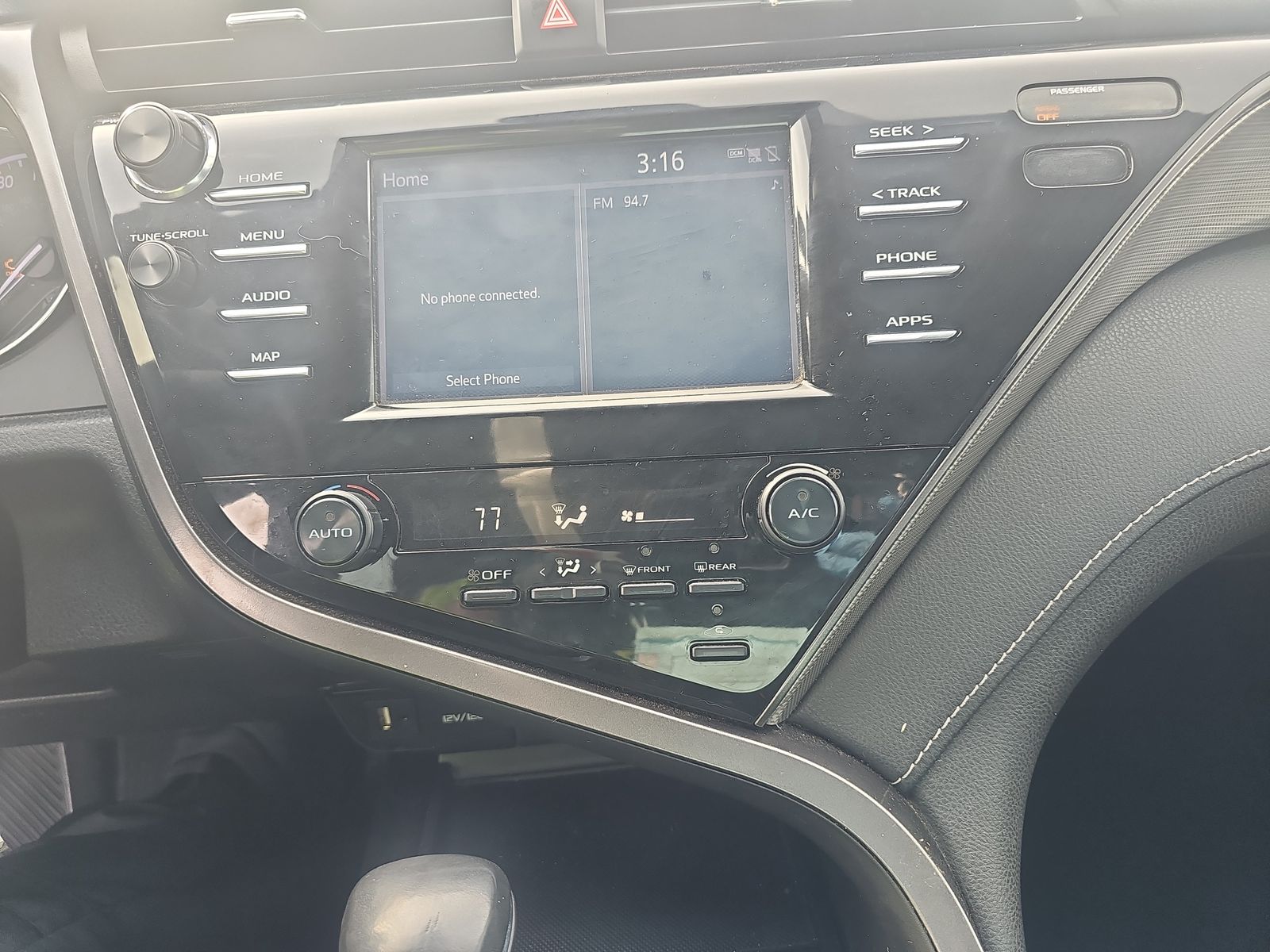 2019 Toyota Camry SE FWD