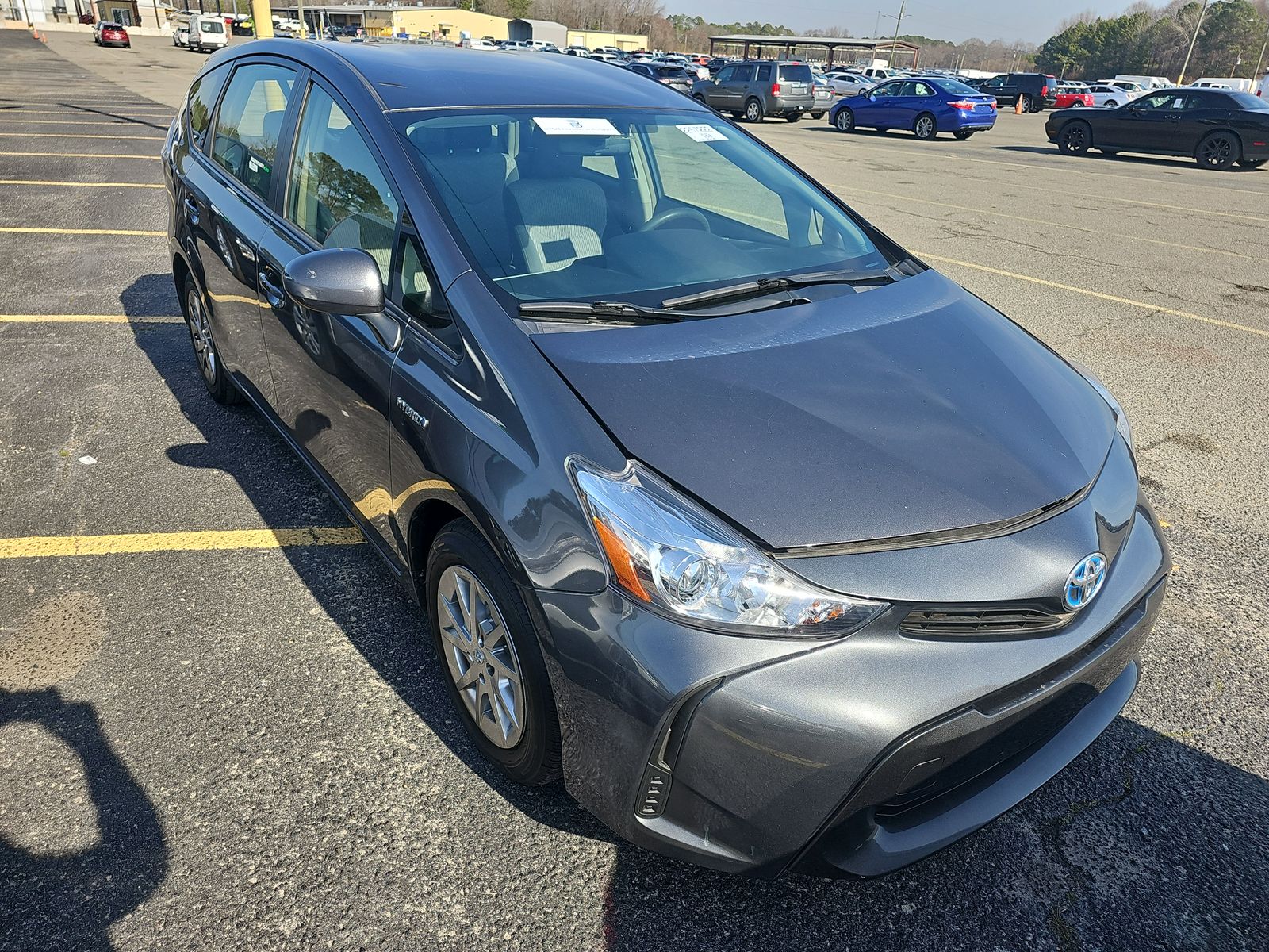 2016 Toyota Prius v TWO FWD