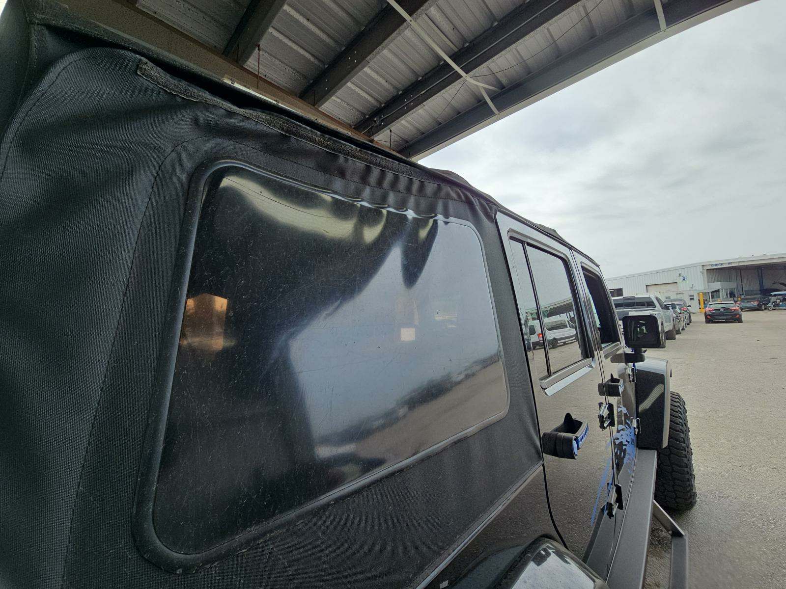 2015 Jeep Wrangler SAHARA AWD