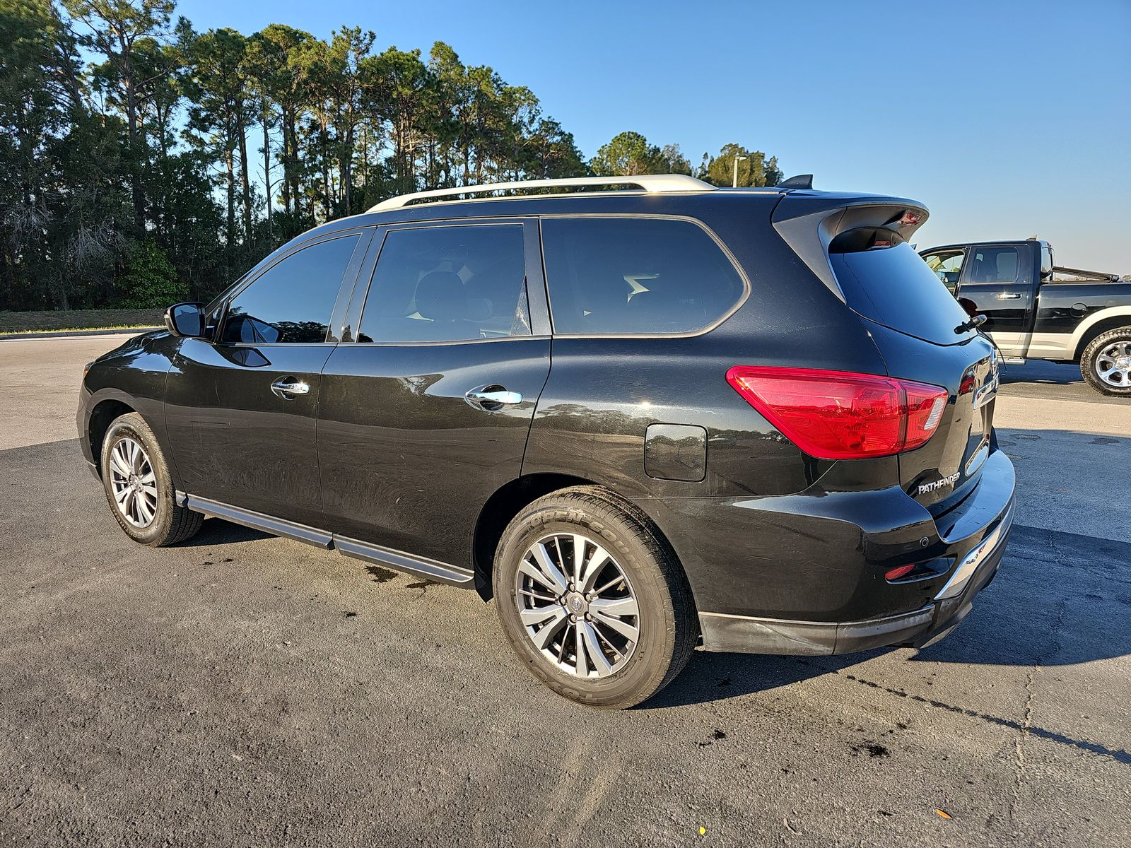 2019 Nissan Pathfinder SV AWD