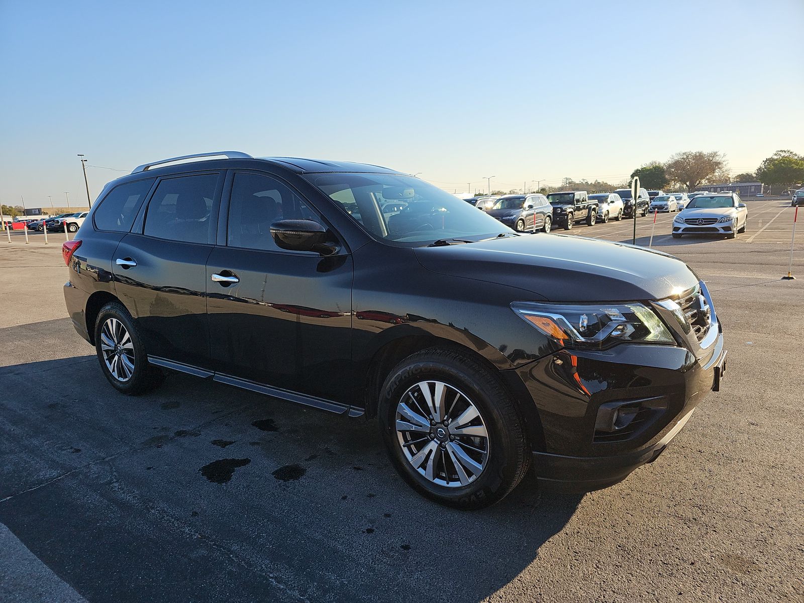 2019 Nissan Pathfinder SV AWD