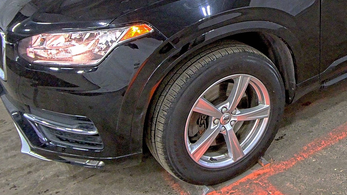 2016 Volvo XC90 T5 MOMENTM AWD