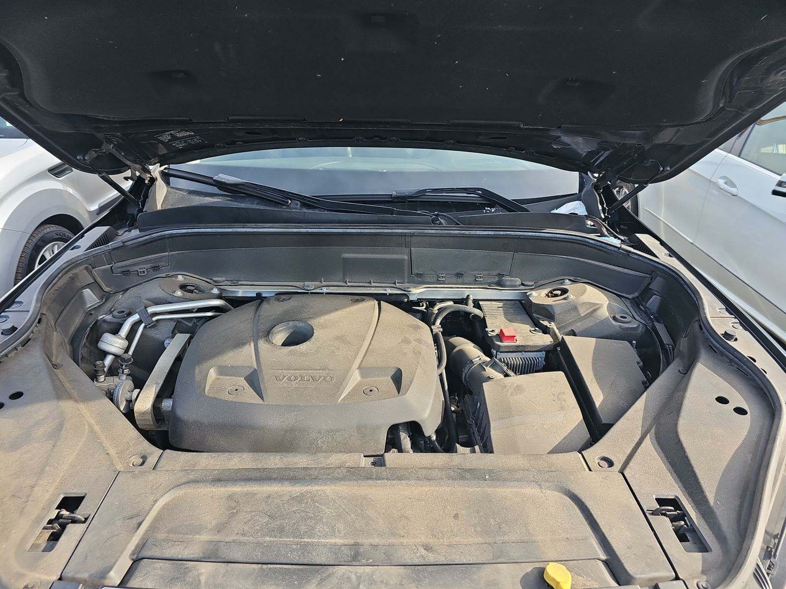 2016 Volvo XC90 T5 MOMENTM AWD