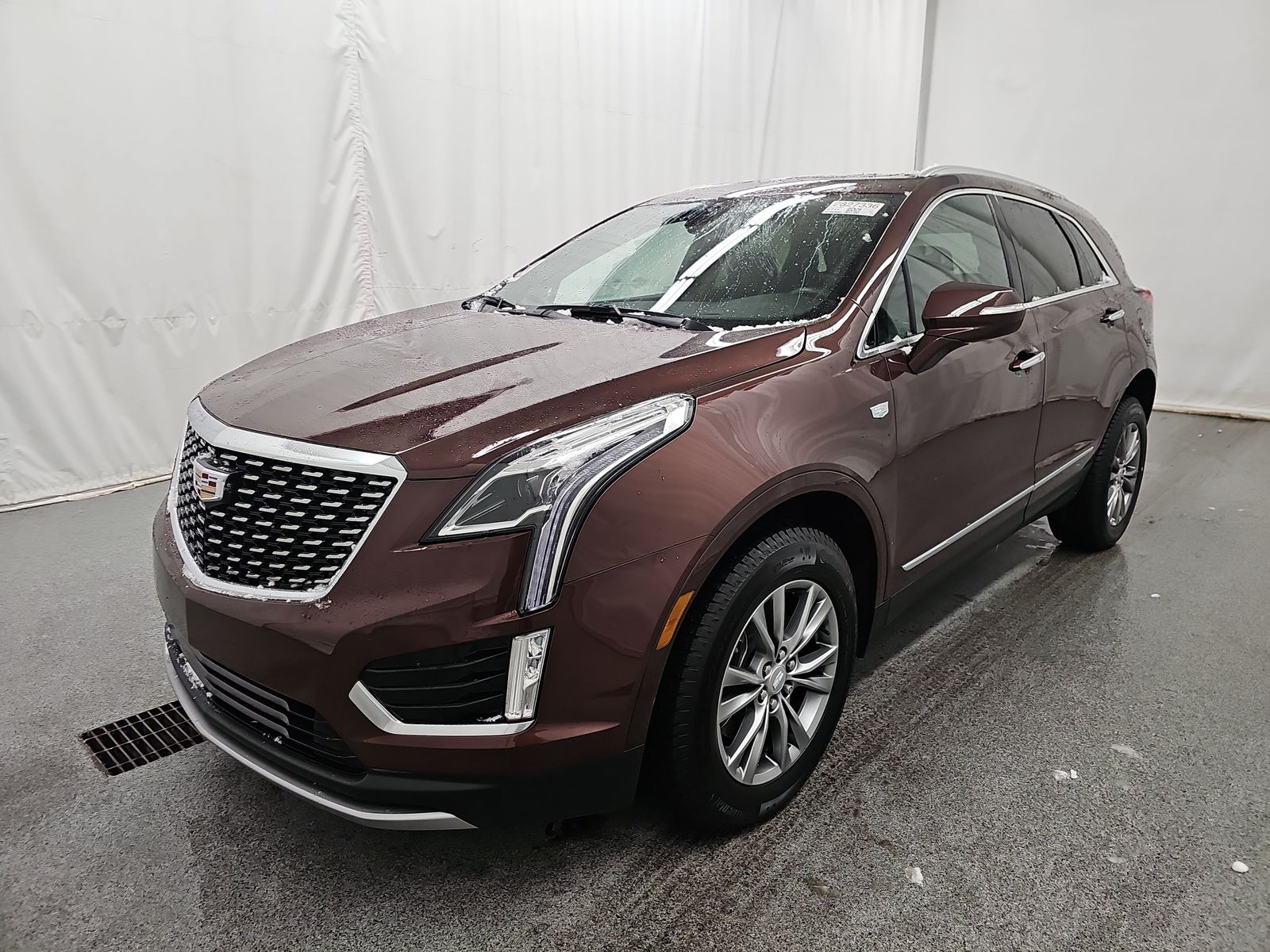 Used 2022 Cadillac XT5 Premium Luxury with VIN 1GYKNDR44NZ165621 for sale in Minneapolis, Minnesota