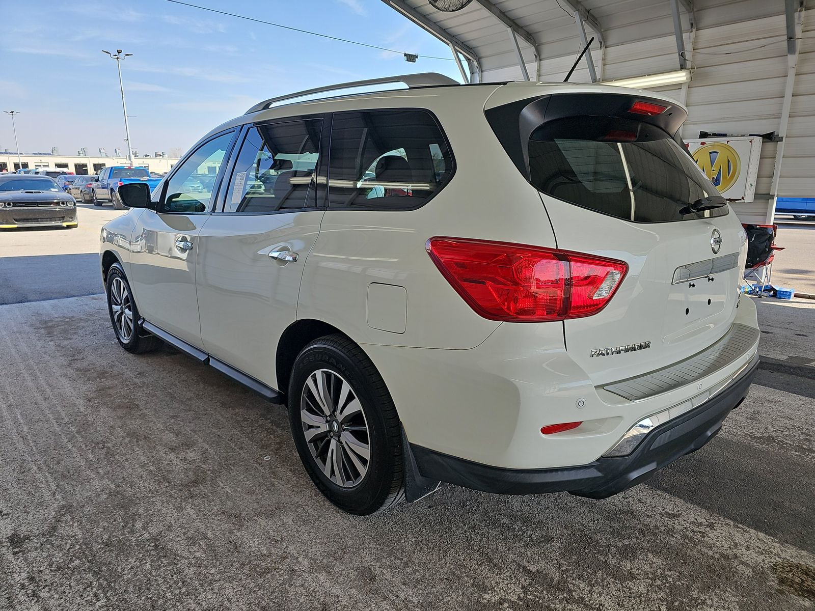 2017 Nissan Pathfinder SV AWD