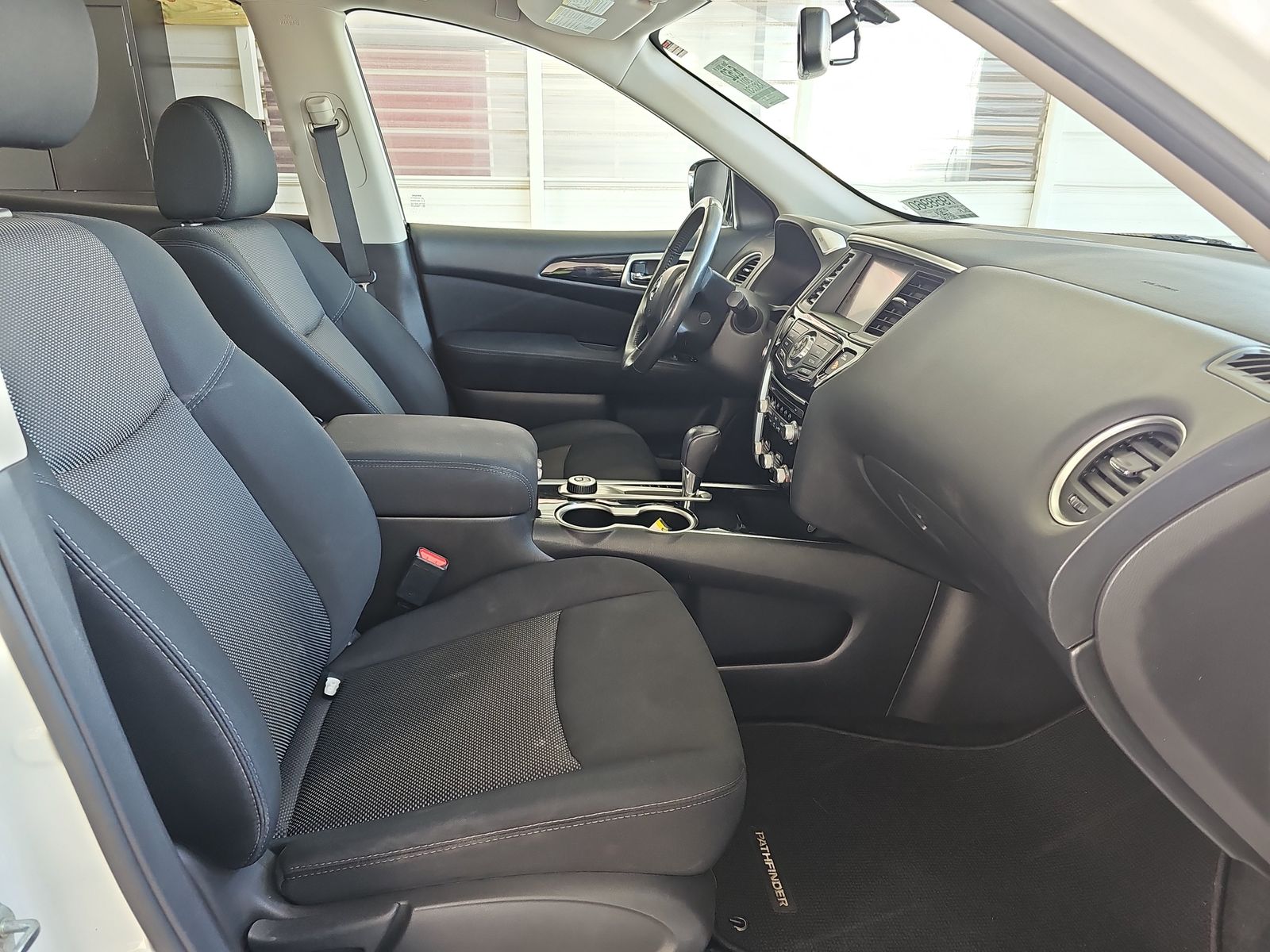 2017 Nissan Pathfinder SV AWD