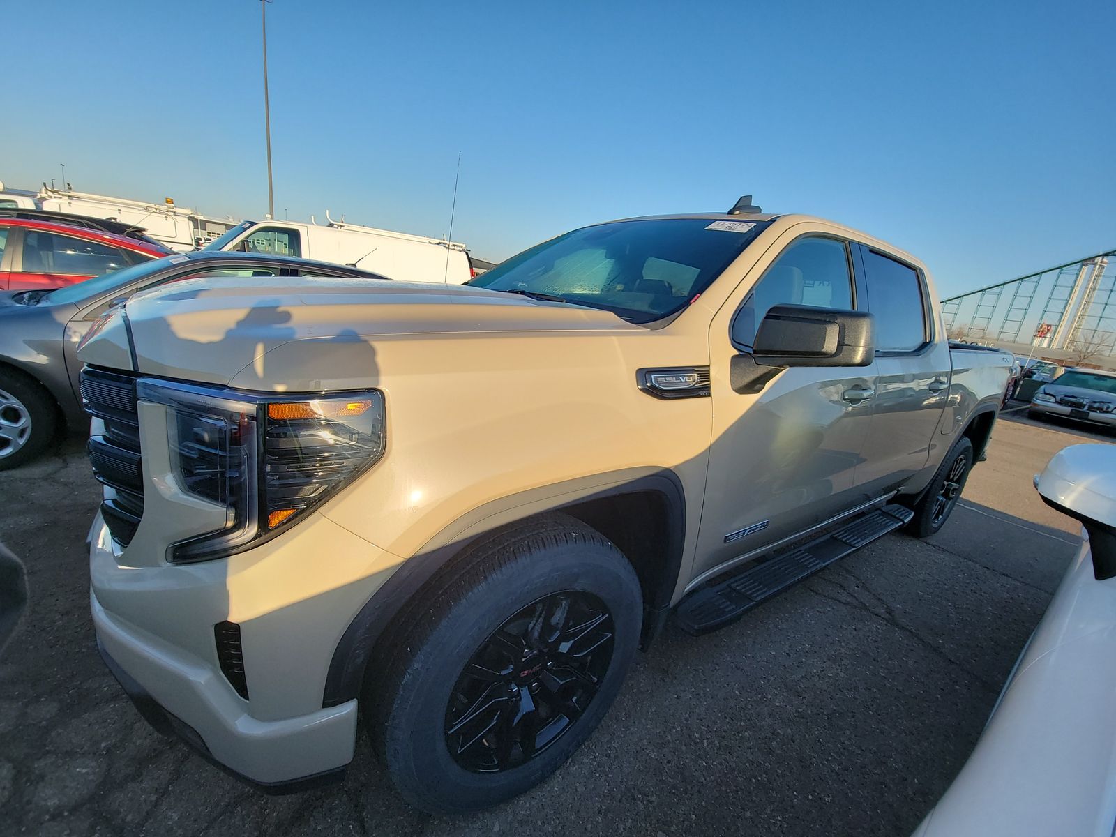 Used 2022 GMC Sierra 1500 Elevation with VIN 1GTUUCEDXNZ634972 for sale in Minneapolis, Minnesota