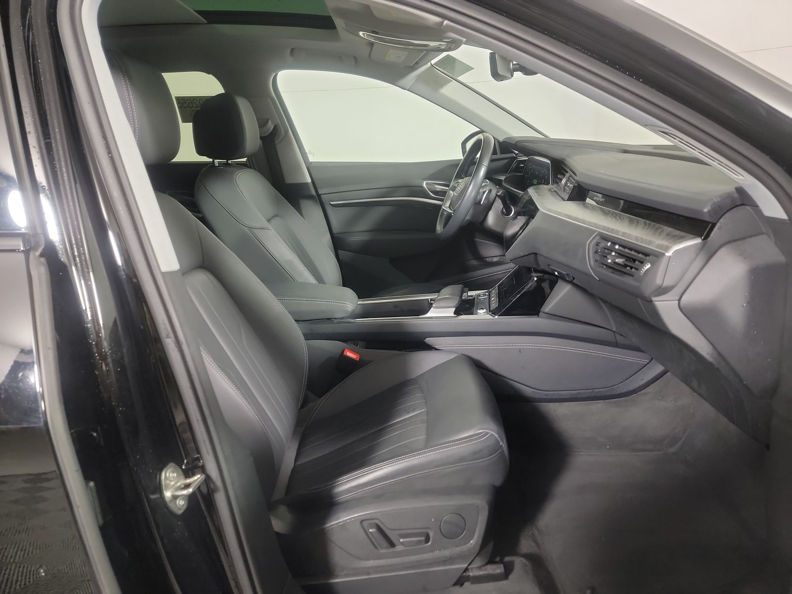 2021 Audi e-tron Premium AWD