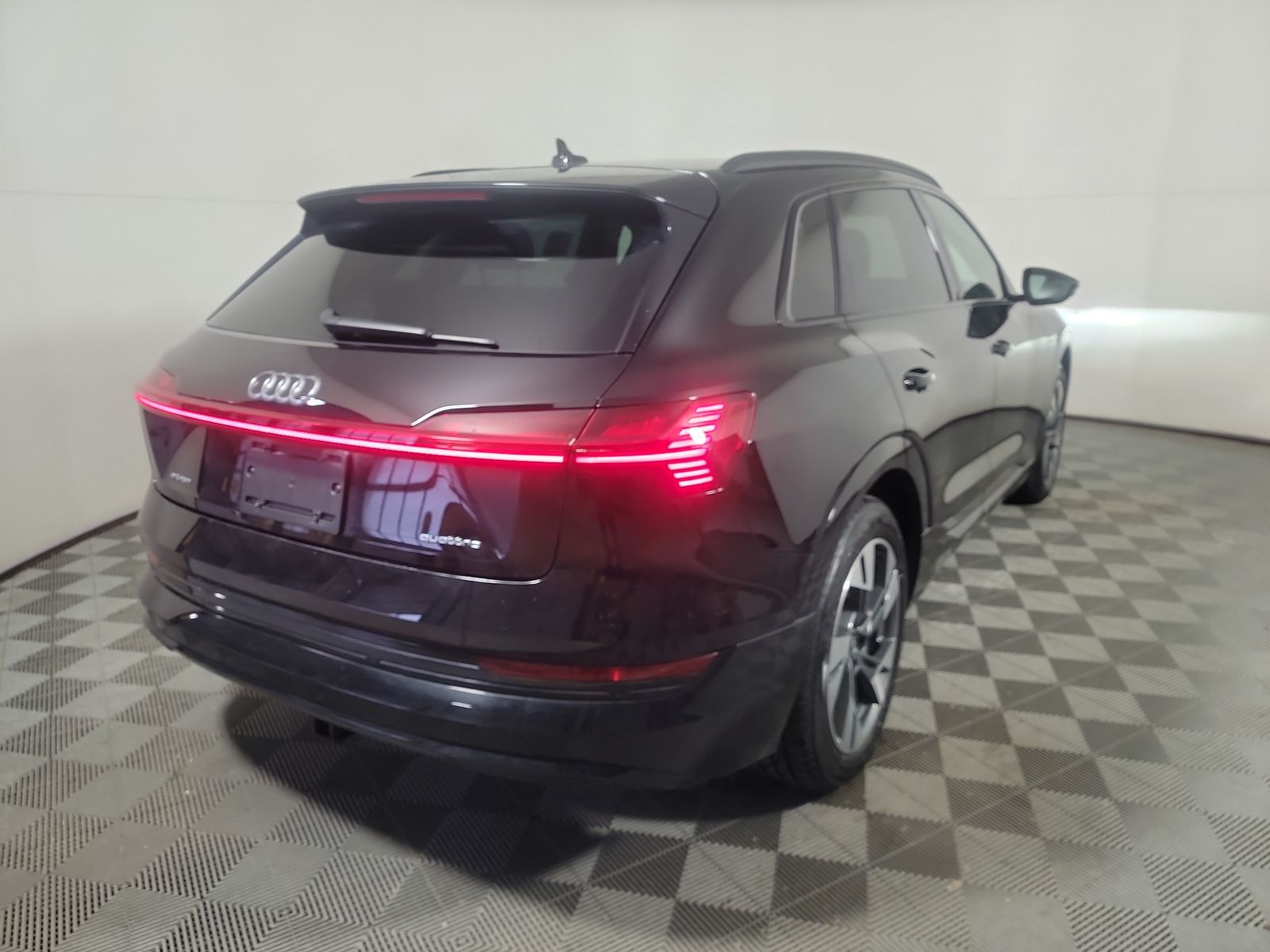 2021 Audi e-tron Premium AWD