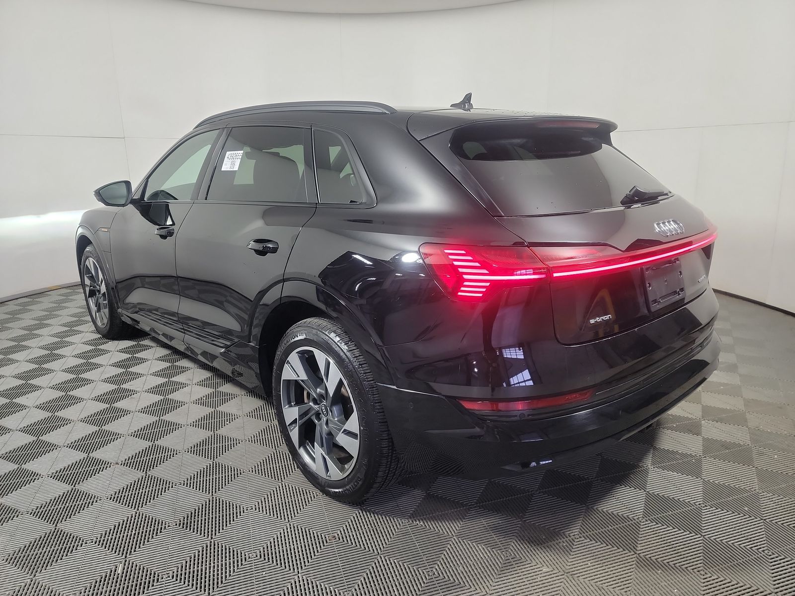 2021 Audi e-tron Premium AWD