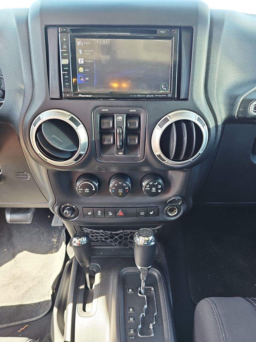 2012 Jeep Wrangler SAHARA AWD