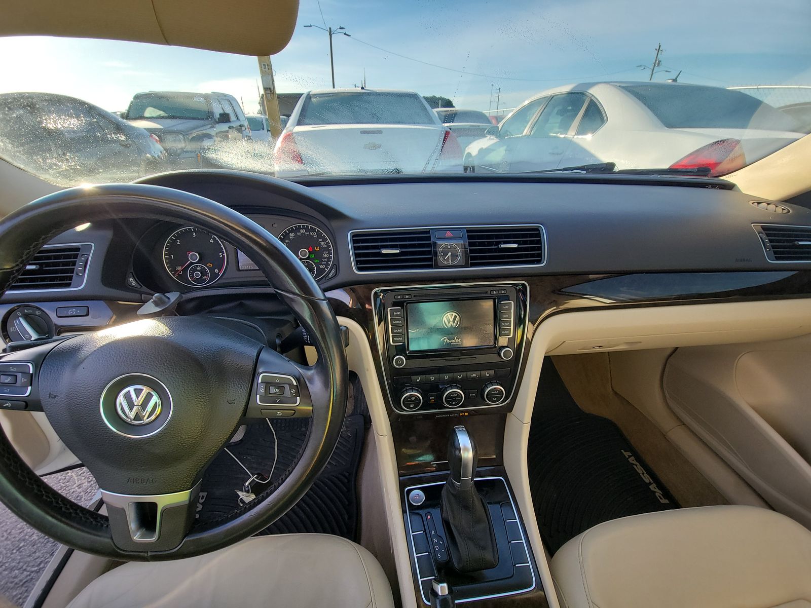 2014 Volkswagen Passat SEL PRM FWD