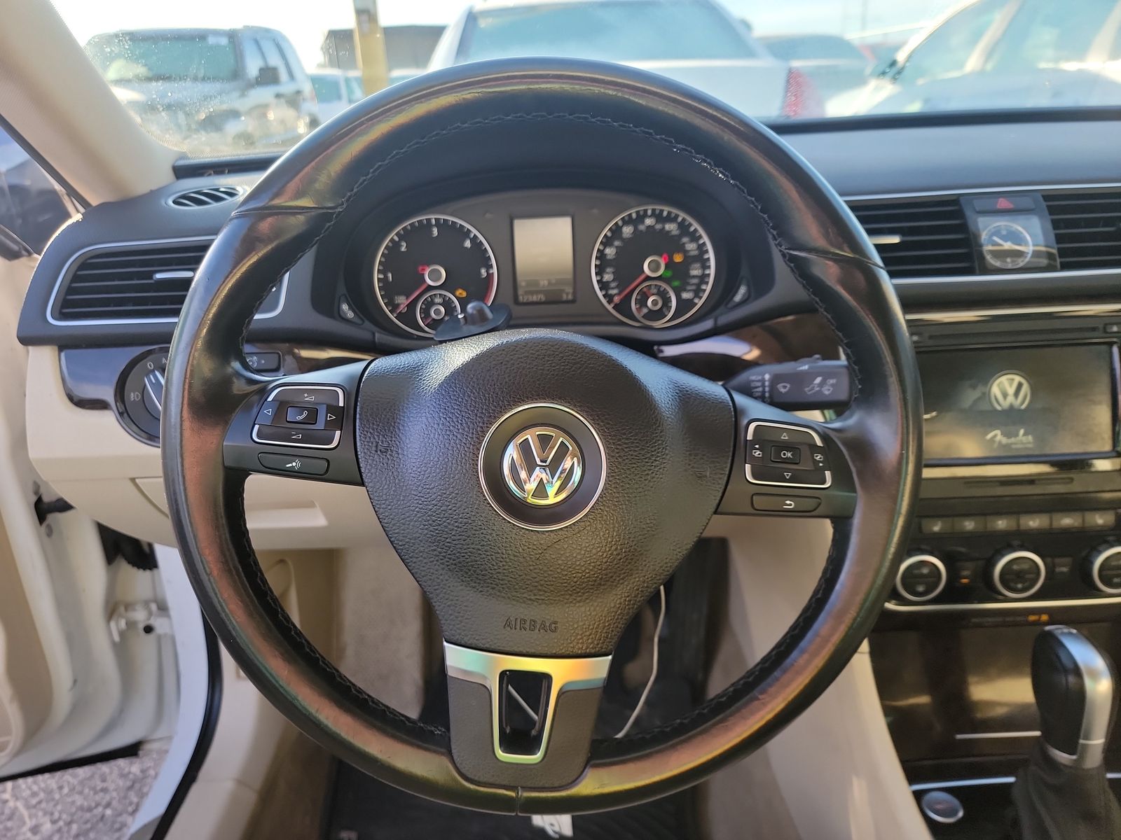 2014 Volkswagen Passat SEL PRM FWD