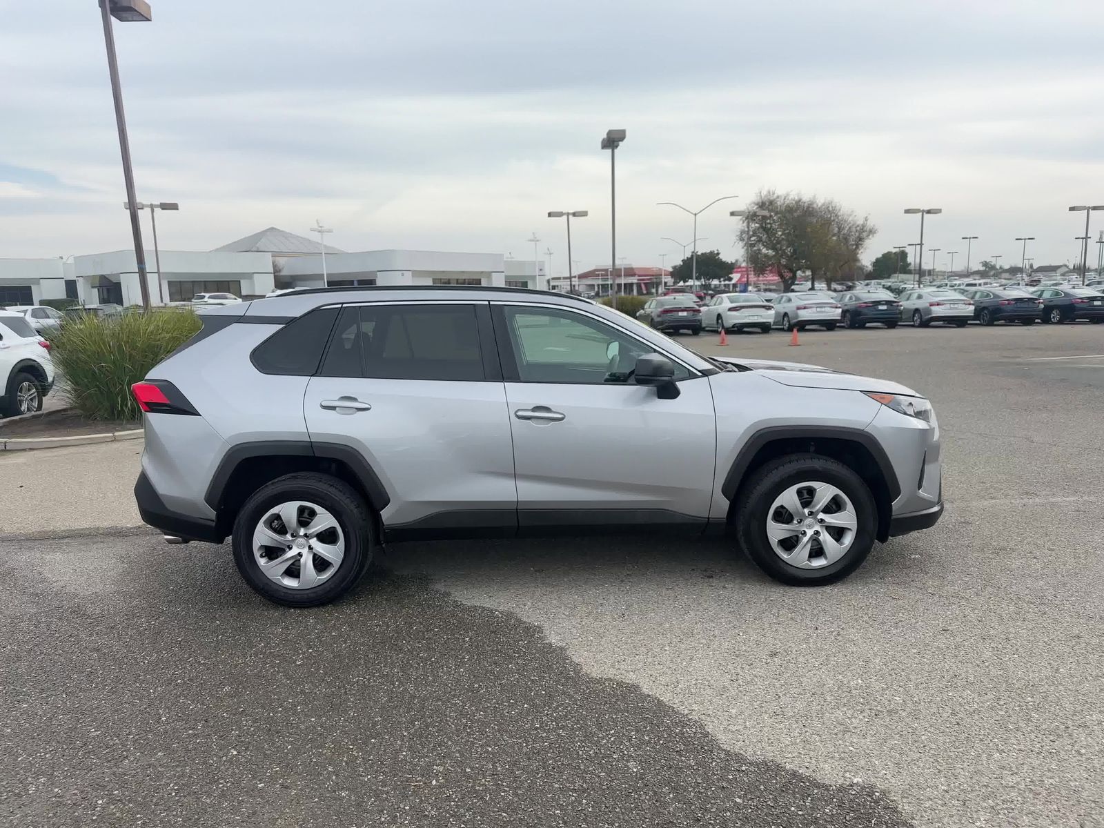 2021 Toyota RAV4 LE FWD