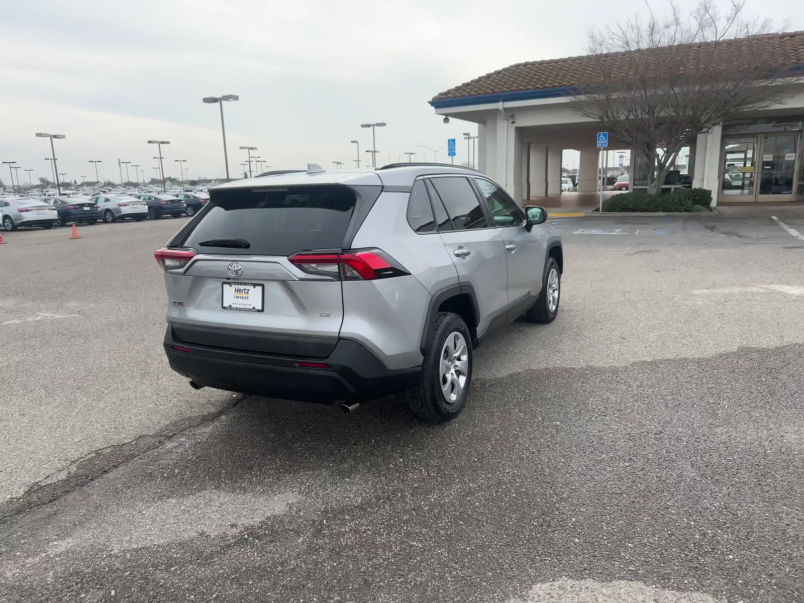 2021 Toyota RAV4 LE FWD
