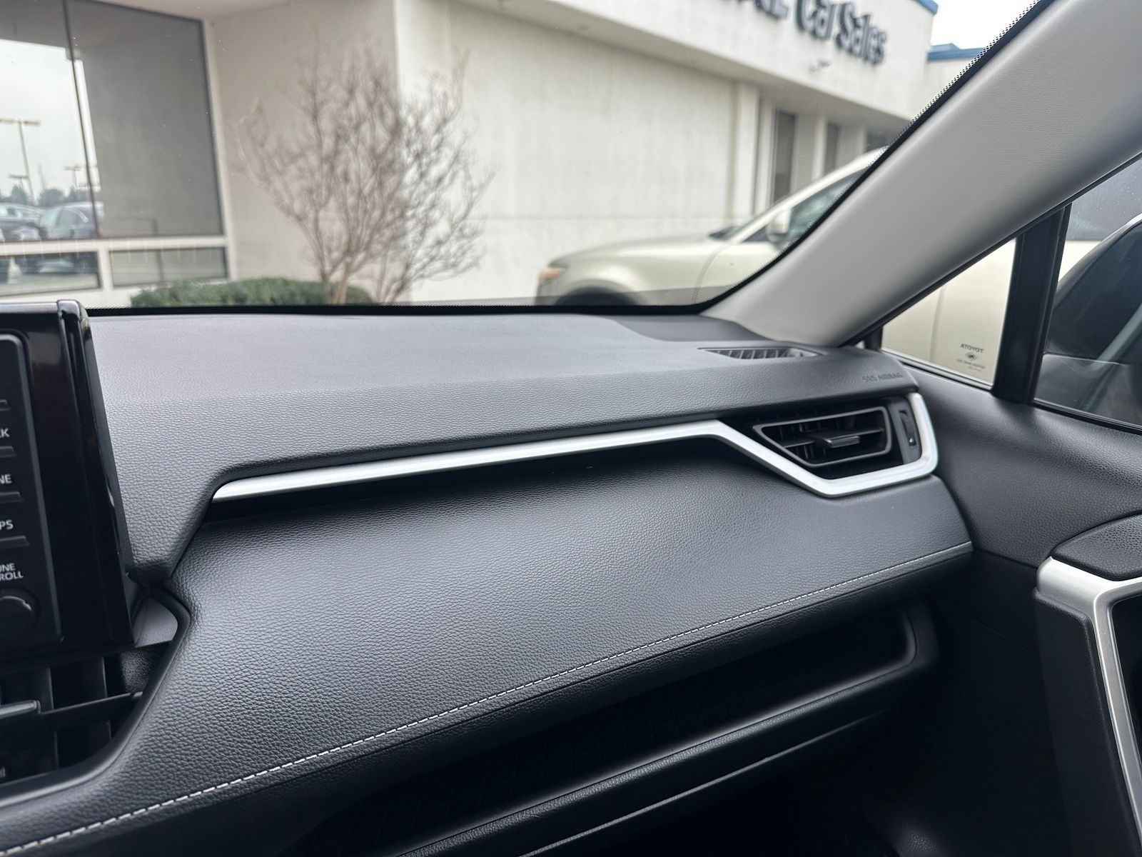 2021 Toyota RAV4 LE FWD