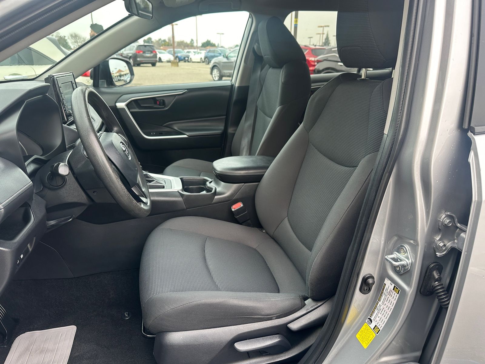 2021 Toyota RAV4 LE FWD