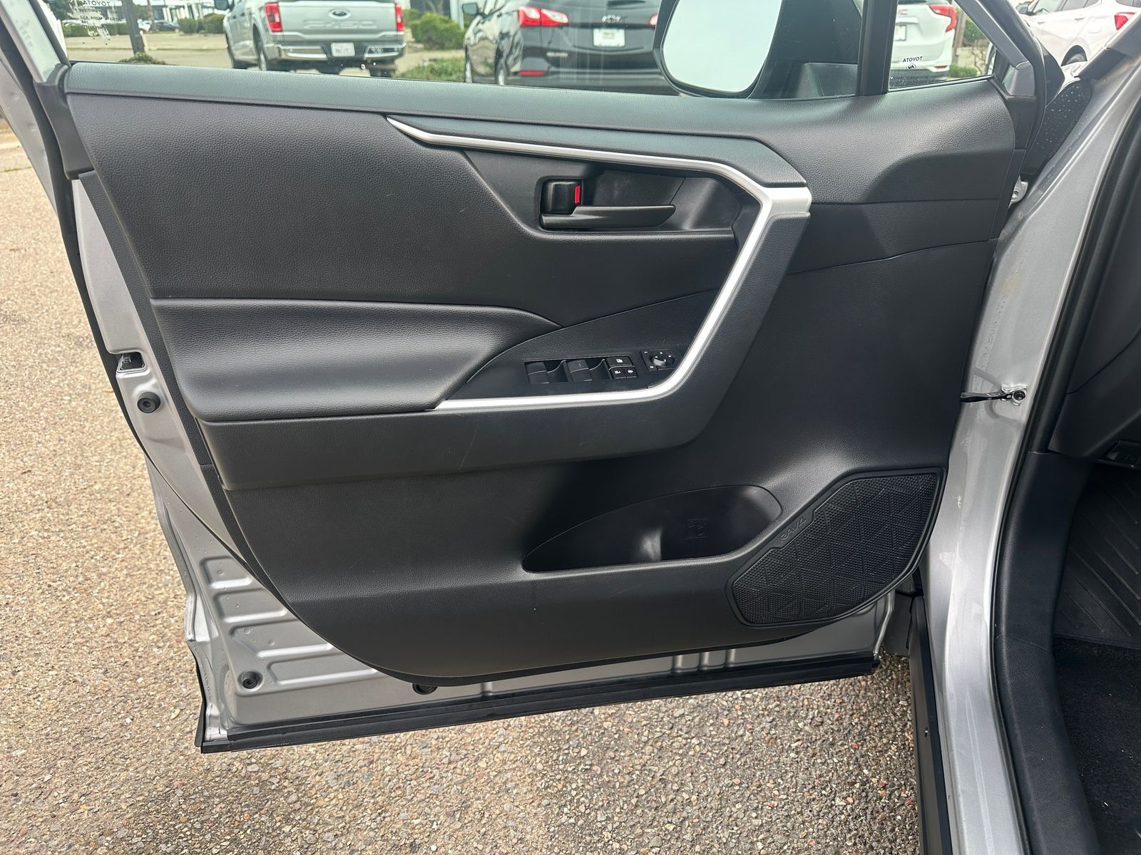 2021 Toyota RAV4 LE FWD