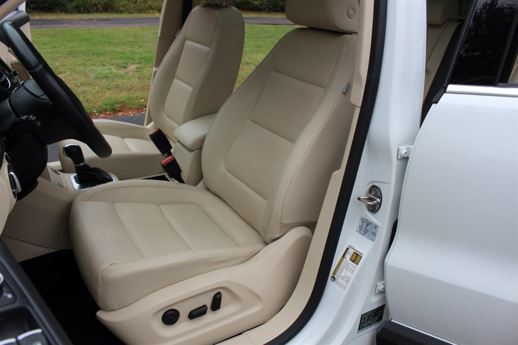 2017 Volkswagen Tiguan 2.0T Wolfsburg Edition FWD