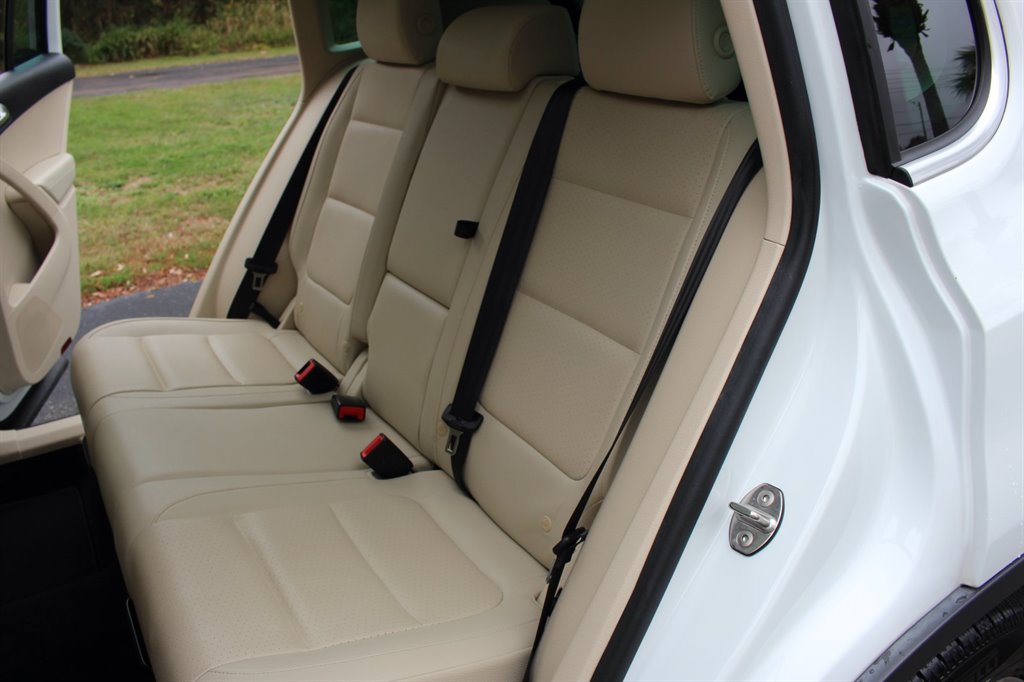 2017 Volkswagen Tiguan 2.0T Wolfsburg Edition FWD