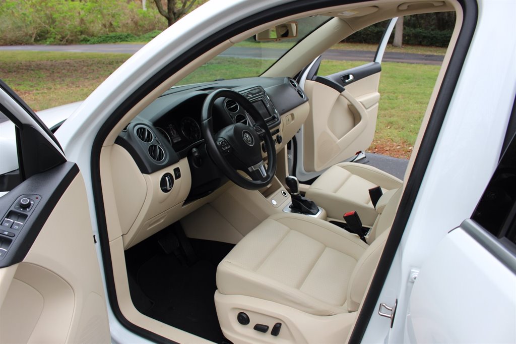 2017 Volkswagen Tiguan 2.0T Wolfsburg Edition FWD